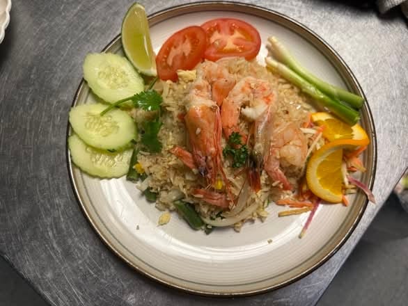 Thai Fried Rice (L).